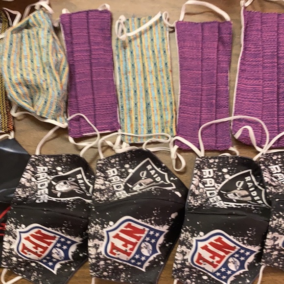 Lot of 25 assorted handmade face masks, assorted colors, assorted patterns. - Picture 3 of 5